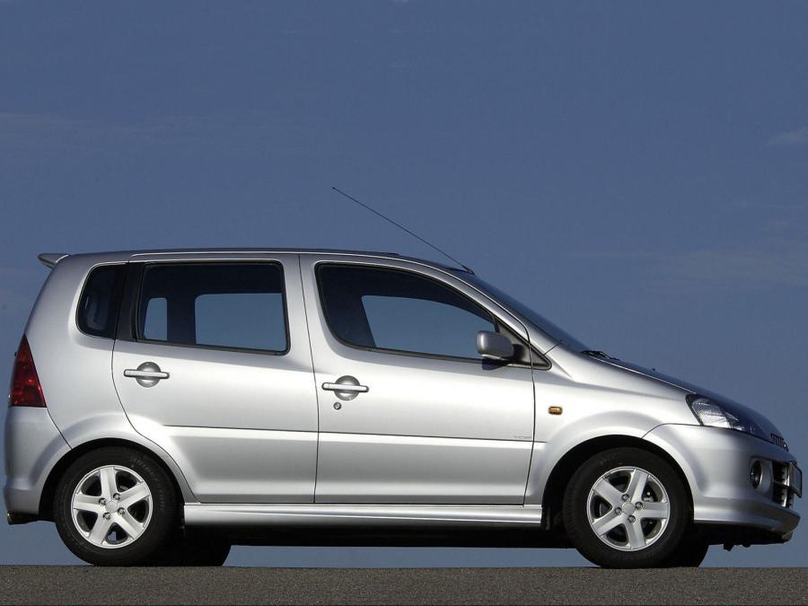  Daihatsu YRV 2001 года  (фото 2 из 6)
